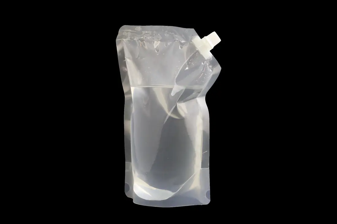 Spout pouch o bolsa con pico y tapa rosca para bebidas y purés